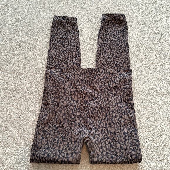 Spanx Animal Print High Rise tummy control Leggings Largr - Picture 2 of 5